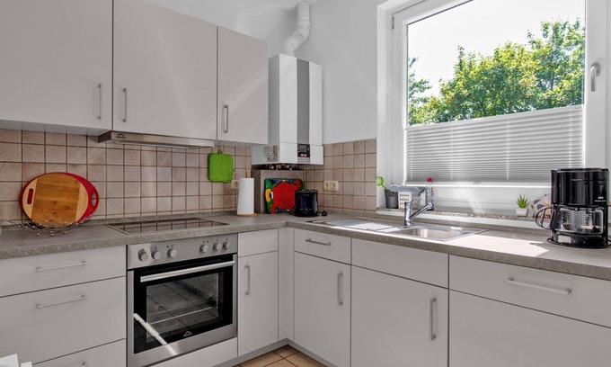 Warwerort Apartment | Nice apartment for 6 people with WIFI, TV, terrace and pets allowed