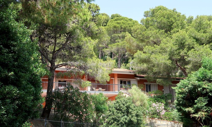 Andora Villa | Nice apartment in villa for 6 guests with WIFI, TV, terrace, pets allowed and parking