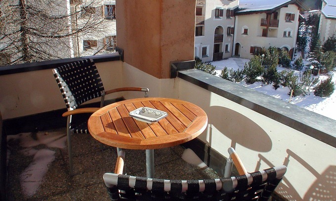 Sils-Maria Apartment | Nice apartment for 6 guests with WIFI, TV, balcony and pets allowed
