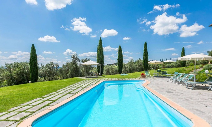 Cerreto Guidi Apartment | Nice apartment for 2 guests with A/C, WIFI, pool, TV, pets allowed and parking