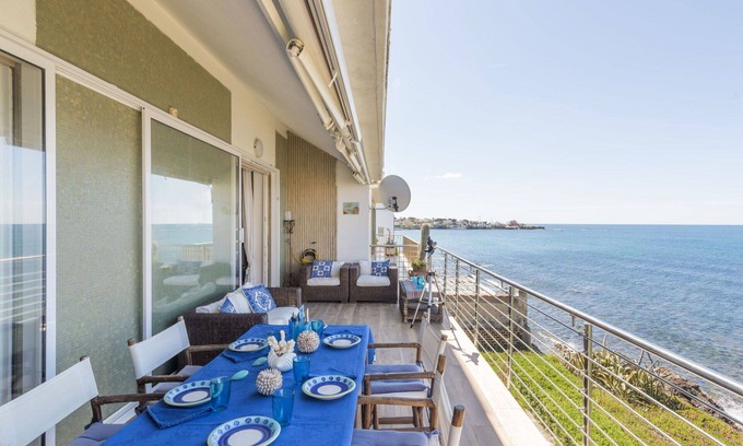 Civitavecchia Apartment | Nice apartment for 7 guests with WIFI, TV, terrace and pets allowed