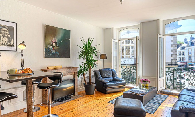 Auray Apartment | Nice apartment for 2 people with WIFI, TV, balcony and pets allowed