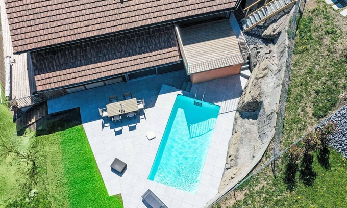 Collombey-Muraz Apartment | Nice apartment for 4 guests with pool, WIFI, TV, terrace, pets allowed and panoramic view