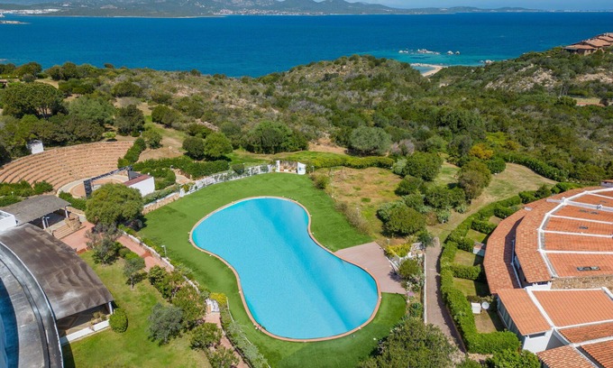 Porto Istana Apartment | Nice apartment for 4 guests with A/C, pool, WIFI, TV and terrace