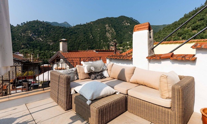 Airole Apartment | Nice apartment for 4 people with WIFI, A/C, terrace, pets allowed, panoramic view and parking