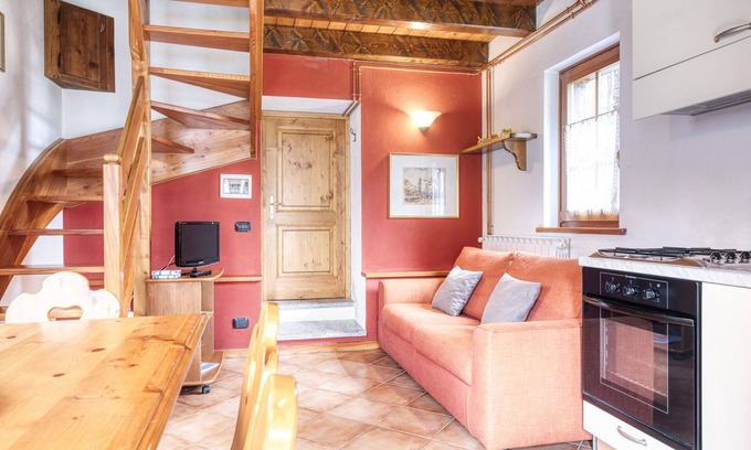 Macugnaga Apartment | Nice apartment for 5 guests with TV, balcony, pets allowed and panoramic view