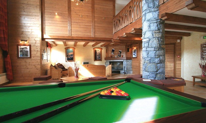 Plan Peisey Apartment | Nice apartment for 6 guests with WIFI, pool, TV, terrace and pets allowed