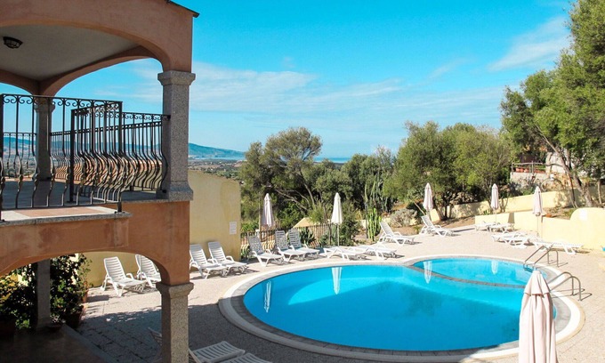 Badesi Apartment | Nice apartment for 6 people with WIFI, A/C, pool, TV, terrace and pets allowed