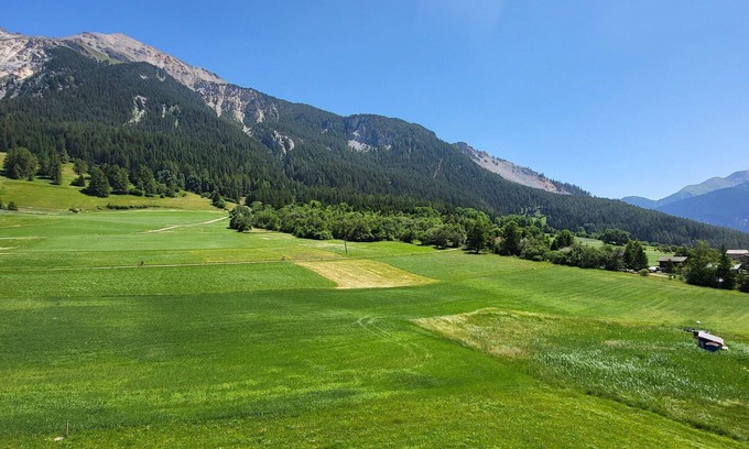 Lantsch-Lenz Apartment | Nice apartment for 6 people with WIFI, TV, balcony and parking