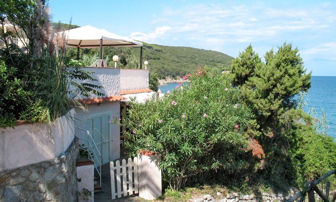 Cavo Apartment | Nice apartment for 6 people with WIFI, TV, pets allowed and parking