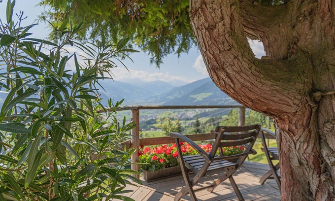 Fuegenberg Apartment | Nice apartment for 11 people with WIFI, TV and balcony