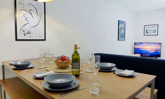 Blausee Apartment | Nice apartment for 4 guests with WIFI, TV, balcony and pets allowed