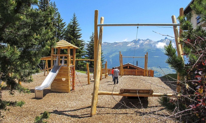 Granges Apartment | Nice apartment for 8 people with WIFI, TV, balcony, pets allowed and panoramic view