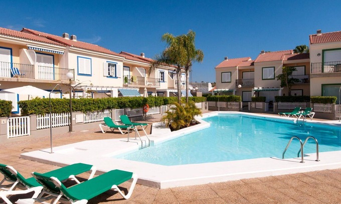 Pasito Blanco Apartment | Nice apartment for 4 guests with A/C, pool, WIFI, TV, terrace and pets allowed