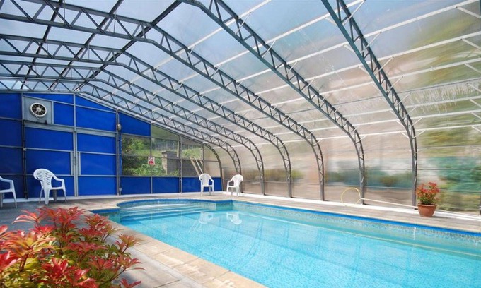 Barnstaple Apartment | Nice apartment for 6 people with pool, WIFI, TV, patio, pets allowed, panoramic view and parking