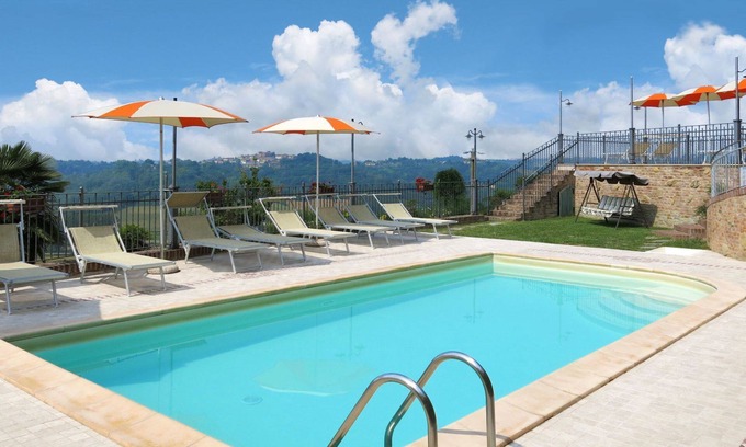 Cossombrato Apartment | Nice apartment for 4 guests with pool, WIFI, TV, patio and pets allowed