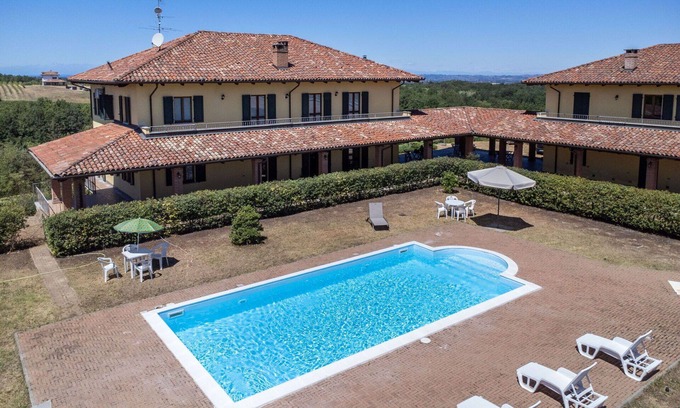 Mombaruzzo Apartment | Nice apartment for 12 guests with WIFI, pool, TV, balcony, pets allowed and parking