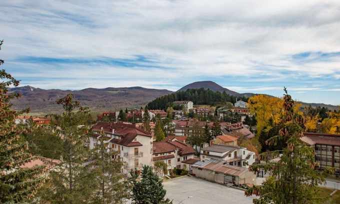 Rivisondoli Apartment | Nice apartment for 4 people with balcony, pets allowed and parking