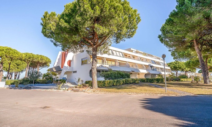 Montpellier Apartment | Nice apartment for 4 guests with A/C, TV and terrace