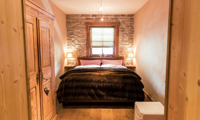 Entfelden Apartment | Nice apartment in a fantastic location right on track and trail