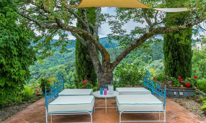 Montevarchi Villa | Nice apartment in villa with WIFI, pool, TV, patio, pets allowed, panoramic view and parking