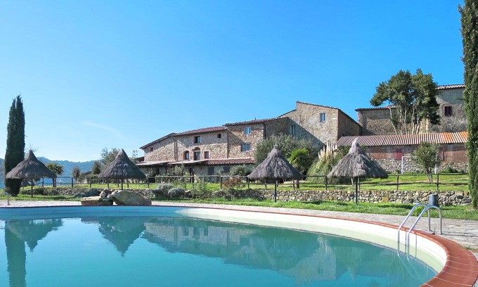 Santo Villa | Nice apartment in villa for 4 people with pool, patio, pets allowed, panoramic view and parking