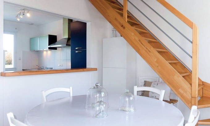 Plozevet House | Nice apartment in villa for 6 guests with TV, terrace and pets allowed