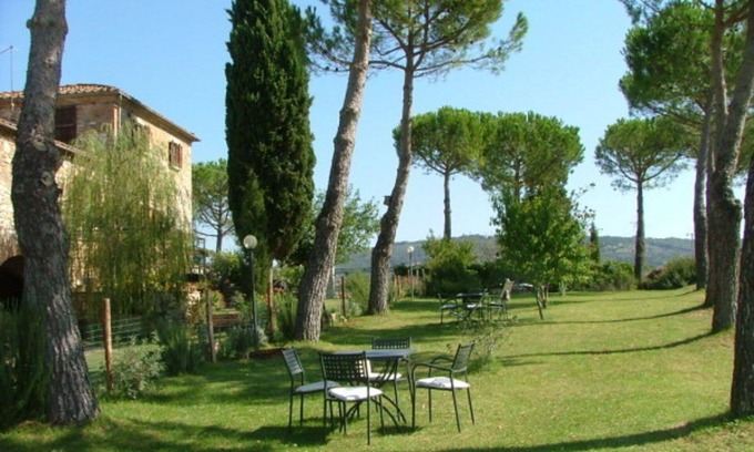 Asciano Villa | Nice apartment in villa for 4 guests with pool, A/C, WIFI, TV, patio, pets allowed and parking
