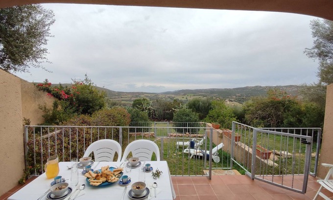 Palau House | Nice apartment in villa for 5 guests with A/C, pool, WIFI, TV, terrace and panoramic view