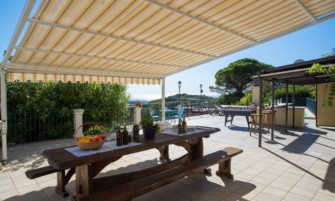 Valloria Apartment | Nice apartment for 30 guests with pool, WIFI, A/C, hot tub, TV, patio and parking