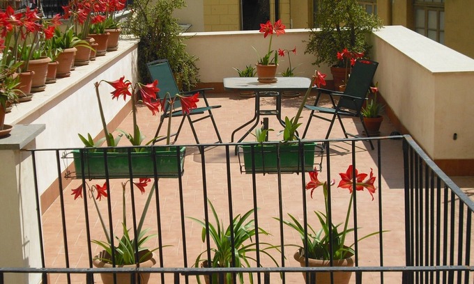 San Ferdinando Apartment | Nice apartment with a large terrace behind Piazza del Plebiscito