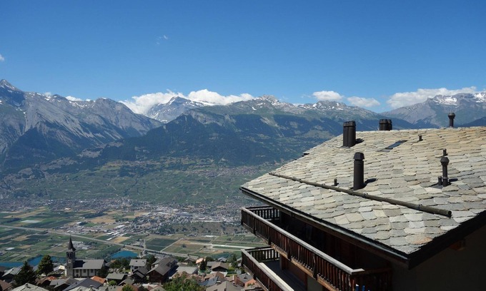 Nendaz Apartment | Nice apartment with valley view