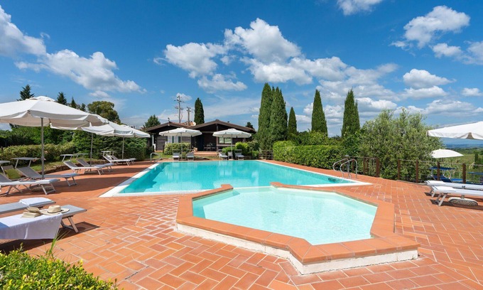 Sughera Apartment | Nice apartment with pool, A/C, WIFI, TV, veranda, panoramic view and parking, close to San Gimig.