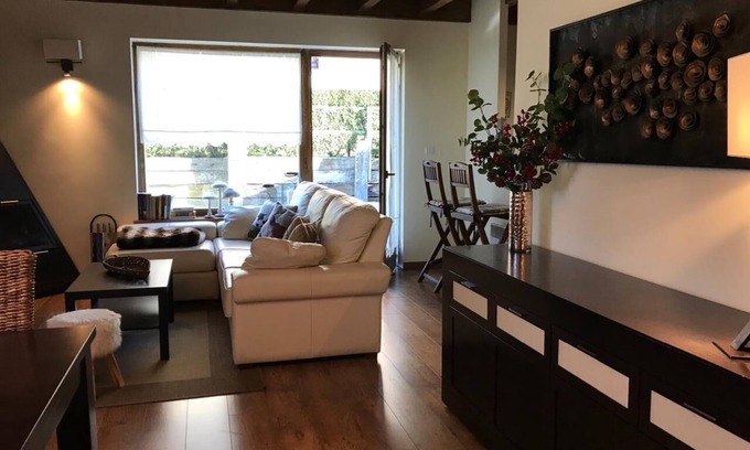 Err House | Nice corner house with garden and good views