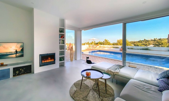Telheiro Villa | Nice country house with beautiful sea views.