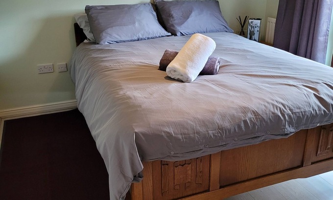 Sherborne St. John House | Nice ensuite room with Juliet balcony