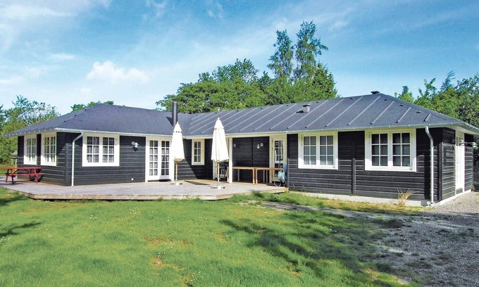 Sømarken House | Nice home in Aakirkeby with WiFi