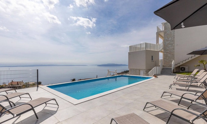 Bregi House | Nice home in Bregi with house sea view