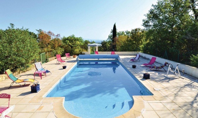 Salazac House | Nice home in Salazac with jacuzzi