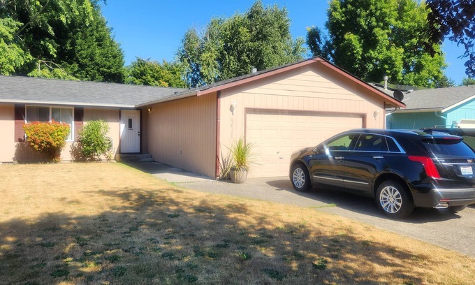 East Olympia House | NIce house in quiet residential neighborhood 2 blocks from the Park.