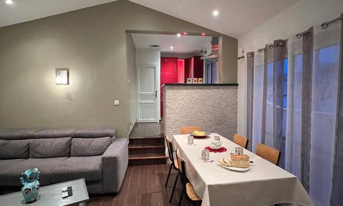 Brem Sur Mer House | Nice house with garden near the sea