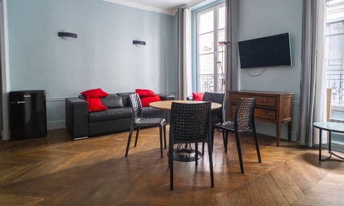 Quartier de la Place-Vendome Apartment | Nice love nest near the Opera