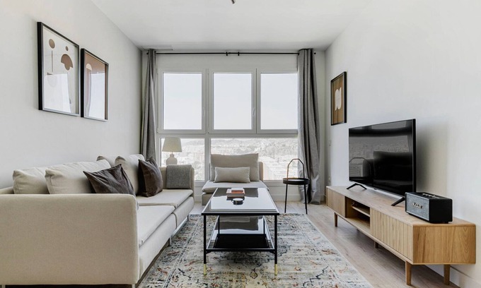 Palma-Palmilla Apartment | Nice Martiricos-La Roca 2BR w/Gym, Pool, A/C & W/D, by Blueground