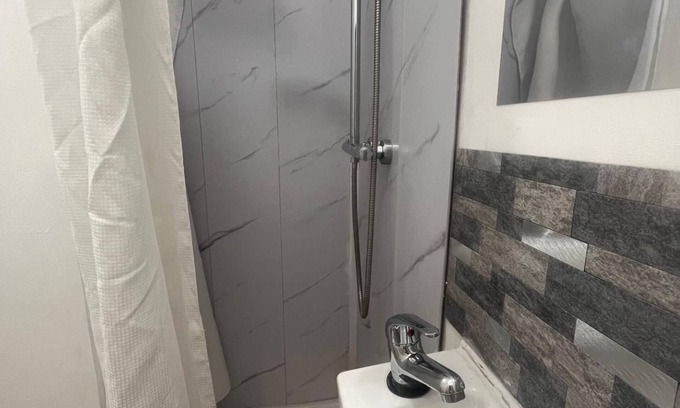 Park Royal Apartment | Nice studio, 2 stops to Liverpool Street