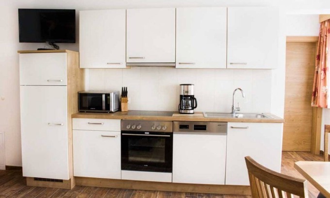 Hippach Apartment | Nice - stylish apartment with views of the Zillertal mountains