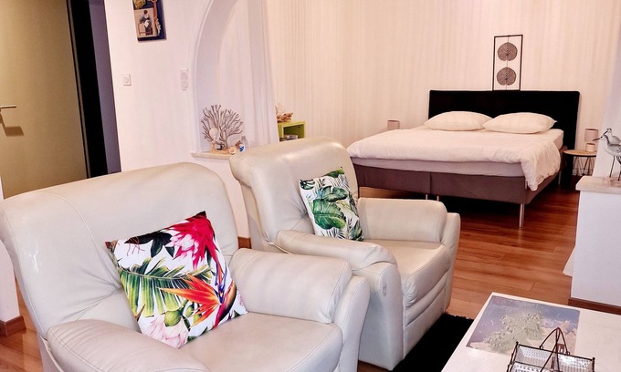 Penmarch Condo | Nice T2 at the foot of Eckmühl lighthouse overlooking the ocean, Bigouden country .