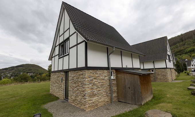Heimbach Villa | Nice villa in Eifeler Tor Resort