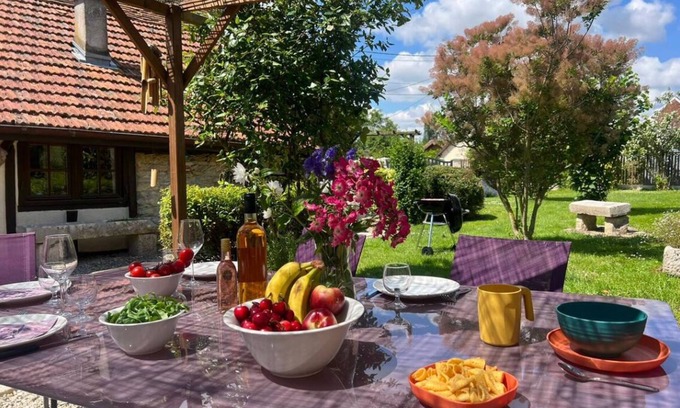 Montieramey House | Nid du Lac : Family - 2Ch - BBQ - Nature - Comfort