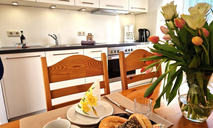 Norddeich Apartment | Niedliche Ferienwohnung OG für 4 Pers.+baby -ca. 60 m² im Zentrum von Norddeich