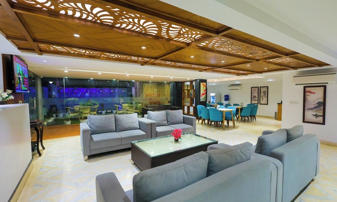 Sector 39 Hotel | Nikko Premier - Near Medanta Hospital